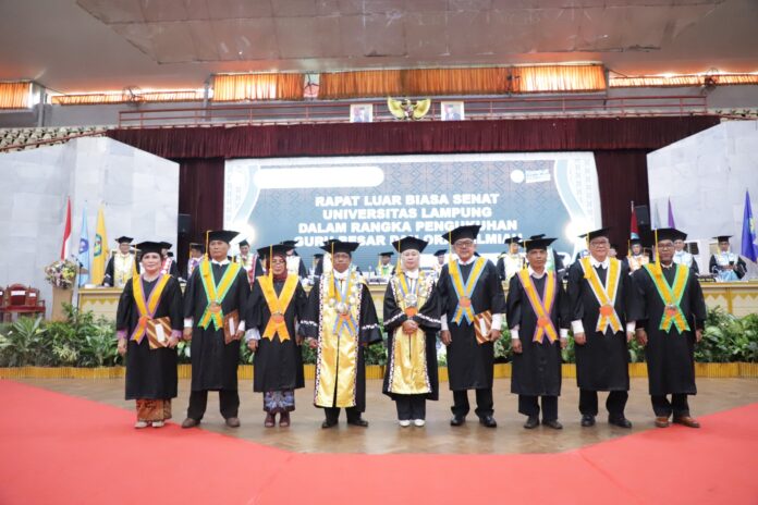 Unila-Kukuhkan-Tujuh-Guru-Besar-di-Berbagai-Bidang-Keilmuan-b