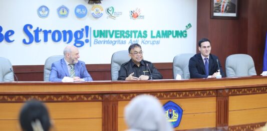 Unila Strengthens International Collaboration Through Partnership Meeting with the University of Seville