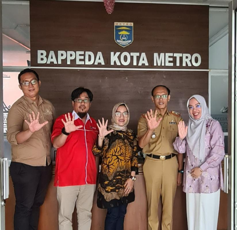 Ruslarning jinsiy aloqa paytida siyishi haqidagi jinsiy aloqa videolari