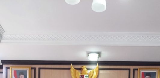 MPBKL Unila Libatkan Tokoh Adat sebagai Penguji Tesis, Perkuat Kolaborasi Akademik dan Budaya Lokal
