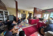 Tim Unila Terapkan Pengendalian Penyakit Anggrek Alam di Kebun Raya Liwa