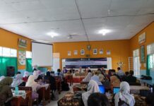 Dosen dan Mahasiswa FKIP Unila Latih AI STEM