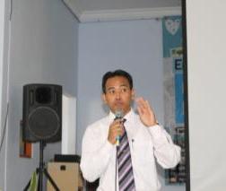 Bahasa Inggris Modal Budi Jajaki Empat Benua