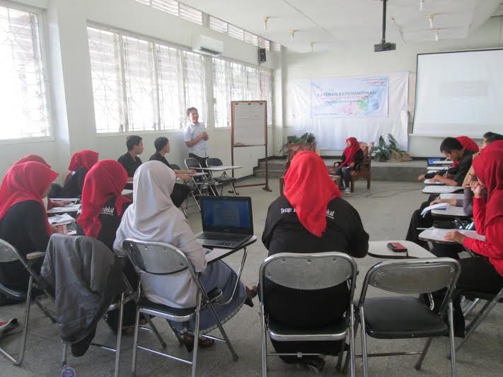 Teknokra Unila Adakan Pelatihan Kepemimpinan