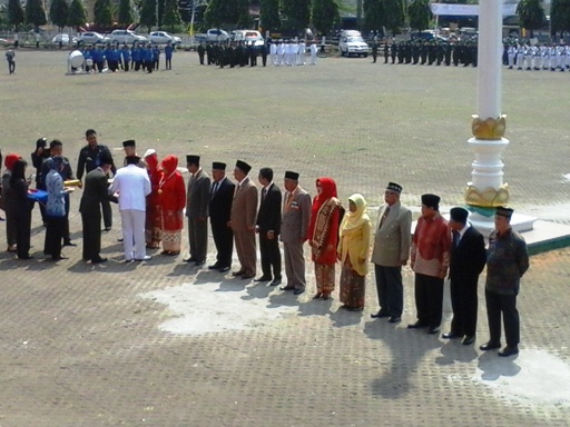 HUT Ke-70 RI, Tiga Tokoh Unila Raih Pin Emas