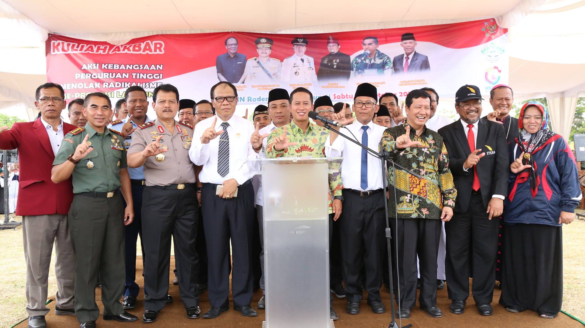 22829875_349557548837800_8898522319667548015_o