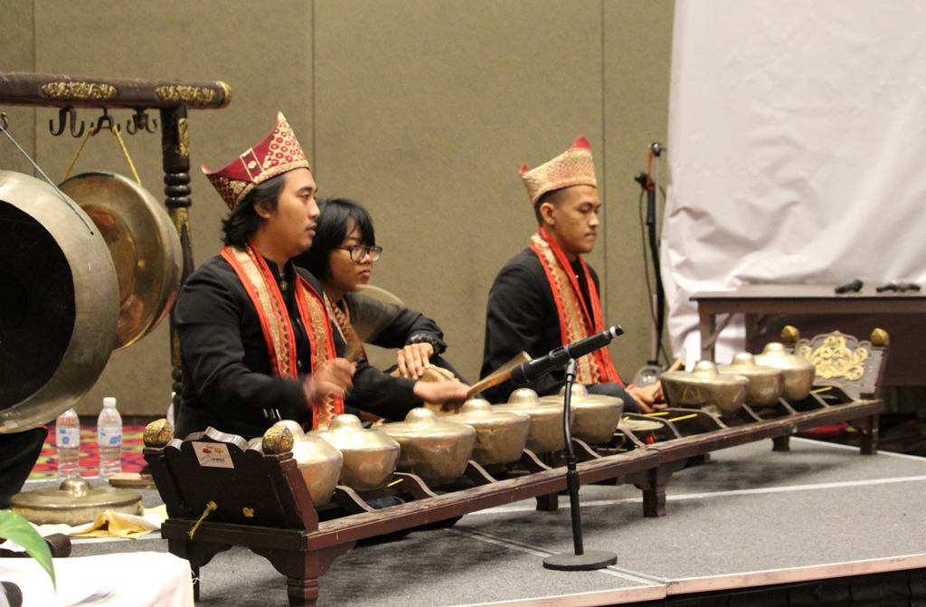 Seminar-Nasional-Peran-Ahli-Teknologi-Pangan-Dalam-Mewujudkan-Ketahanan-Nasional-8-1