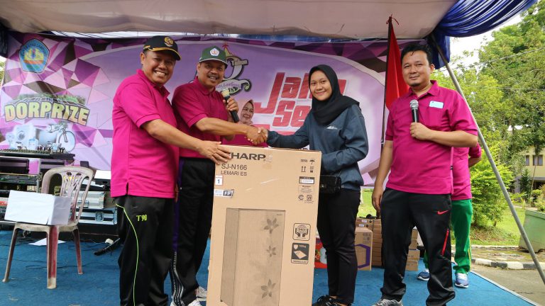 Ulang Tahun Emas, IKA FKIP Gelar Jalan Sehat