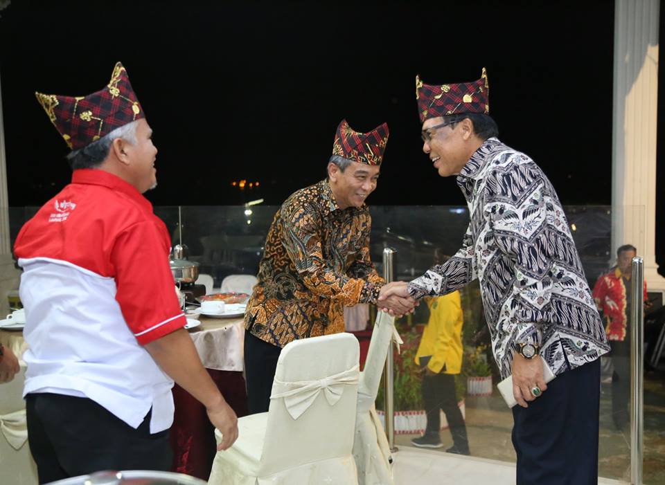 40202486_513075239152696_8081445197554122752_n