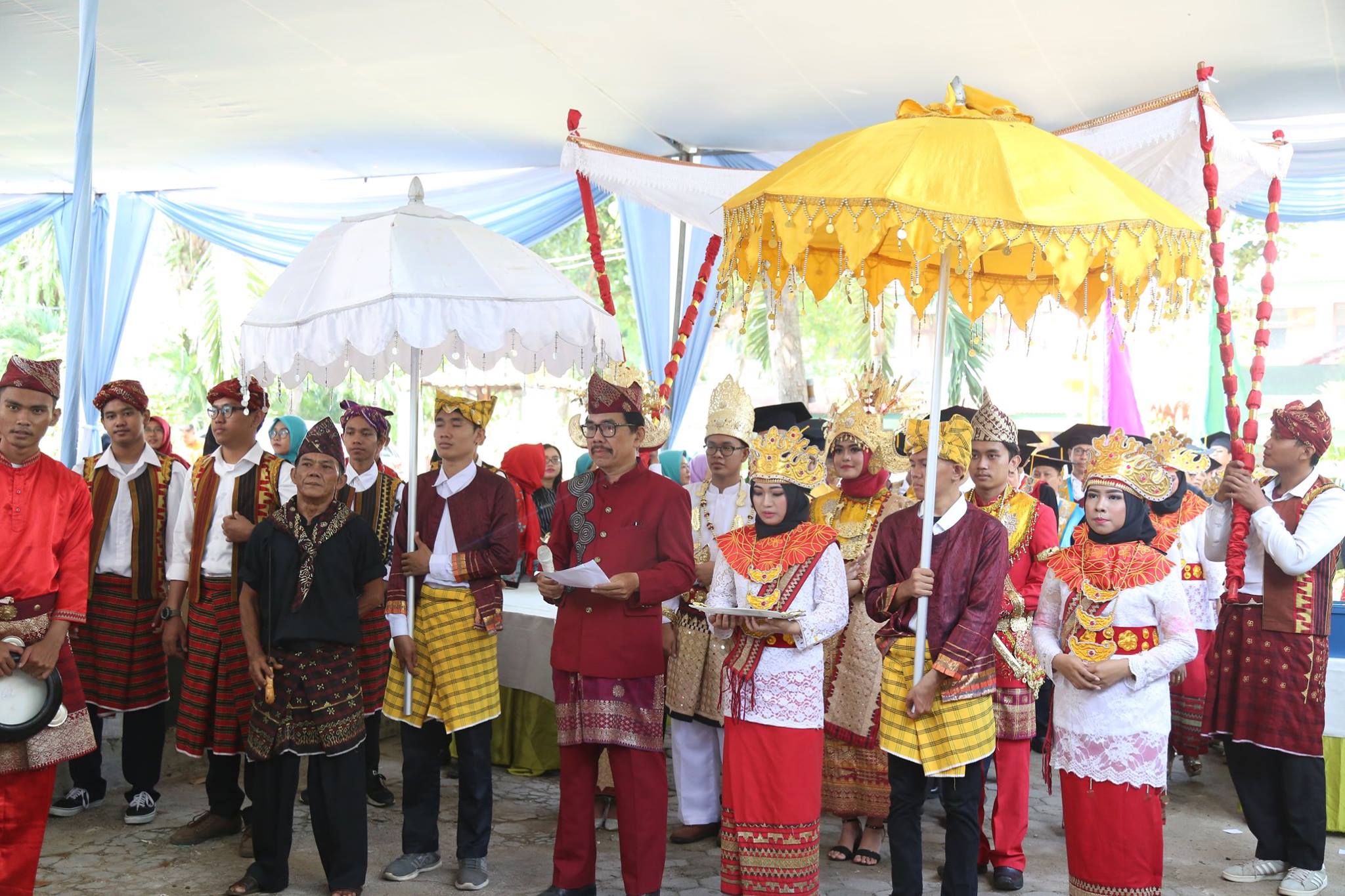 42604382_526311431162410_6566369340424192_o