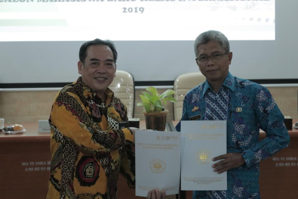 Buka Kelas Internasional, FEB MoU dengan SMA di Lampung