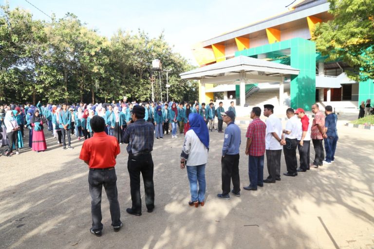 Rektor Lepas Peserta Education Tour Trans Sumatra