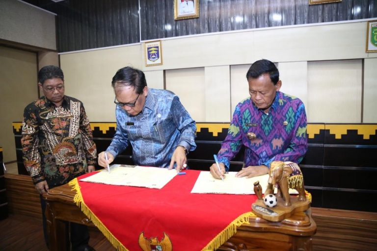 Unila – Pemkot Metro Tandatangani Nota Kesepahaman