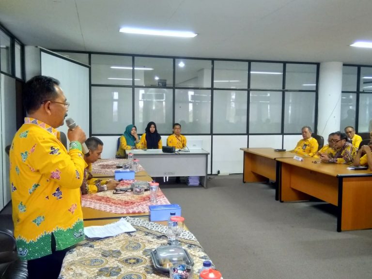 UPT Bahasa Sosialisasikan Bahan Ajar Berkomunikasi Dalam Bahasa Inggris