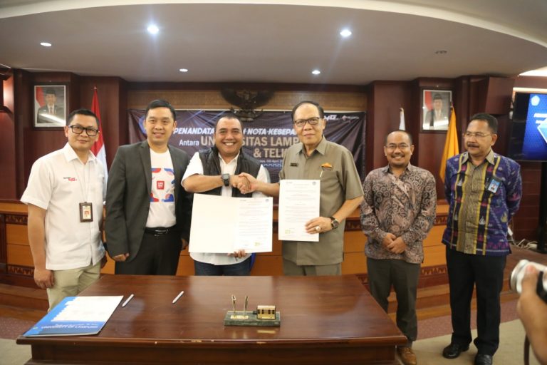 Penandatanganan Nota Kesepahaman Unila dan Telkomsel