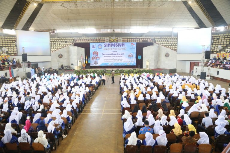 Pembukaan Simposium Guru Kreatif