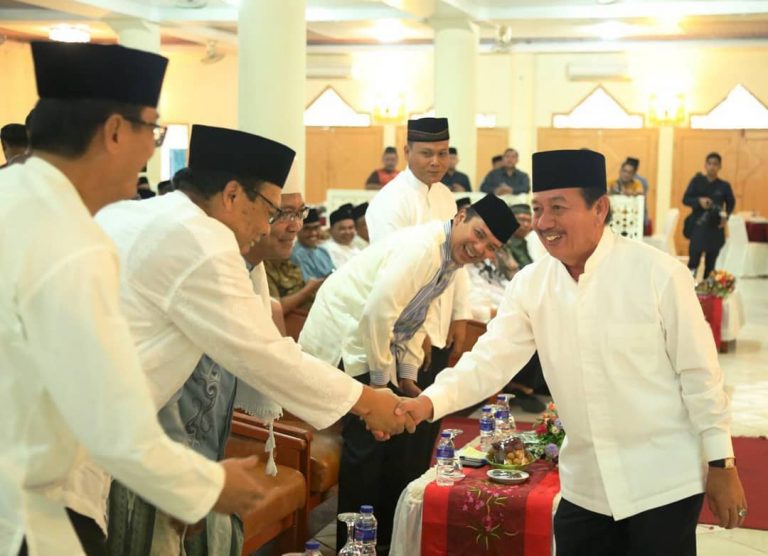 Rektor Hadiri Safari Ramadan Pemkot