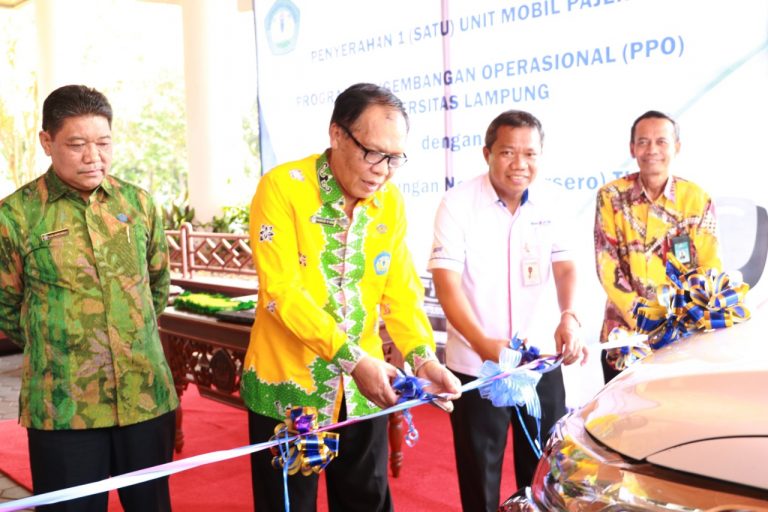 BTN Serahkan Randis Pajero ke Unila