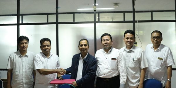 Karomani Daftarkan diri