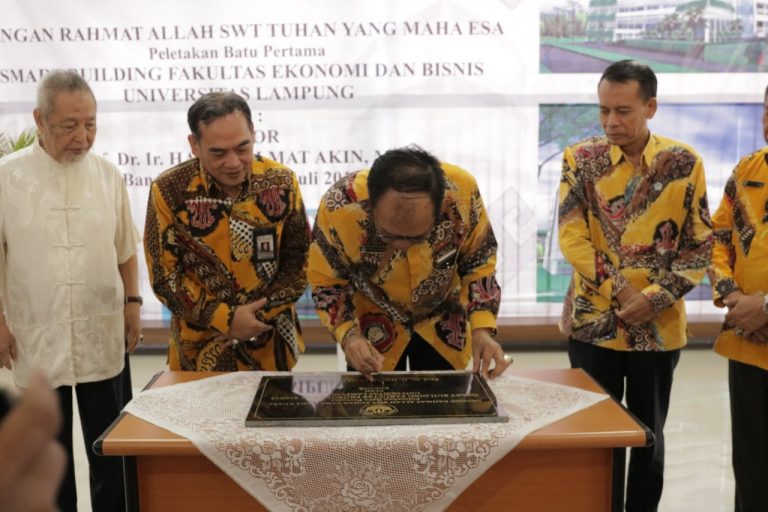 Peletakan Batu Pertama Smart Building FEB