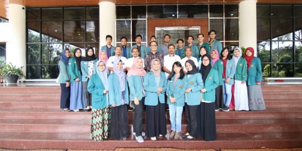 Rektor Lepas 35 Mahasiswa KKN ke Tiga Lokasi (3)