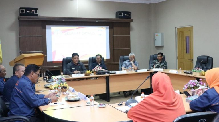 D3 Perpustakaan Terima Visitasi Tim Asesor BAN-PT