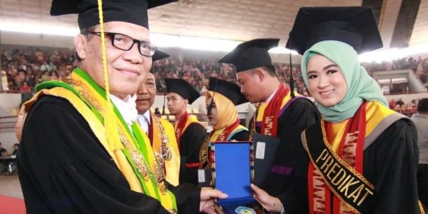 Wisuda (1)