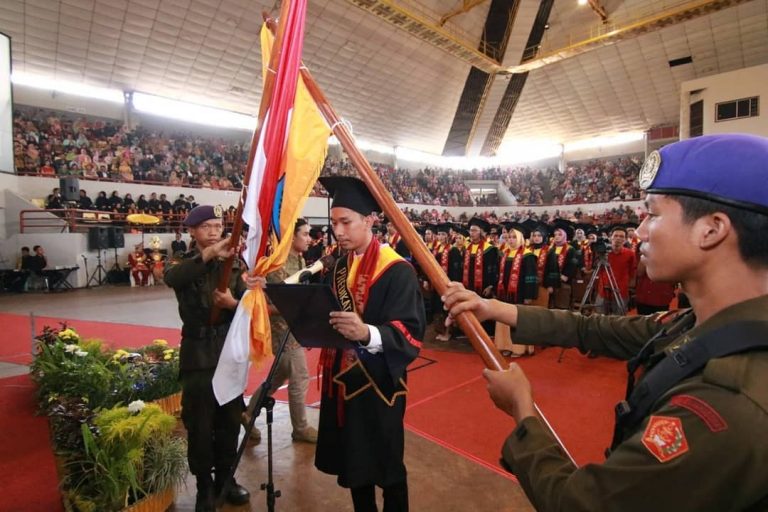 Unila Mewisuda 897 Orang