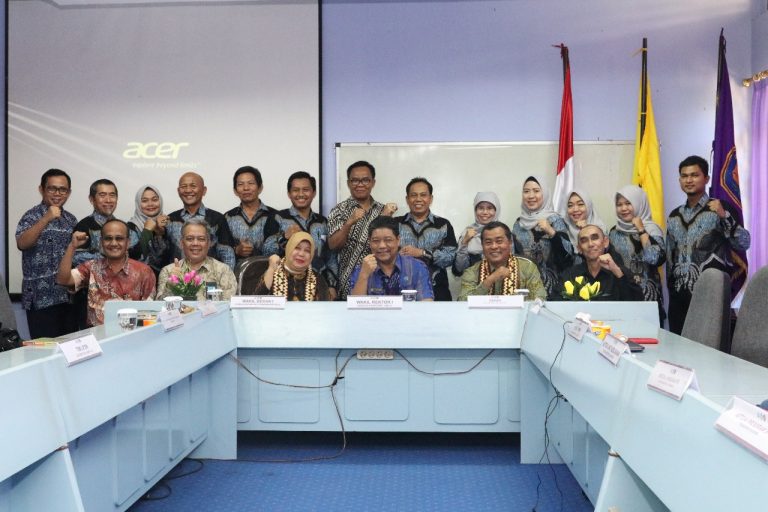 Dua Asesor BAN-PT Asesmen Lapang Prodi Pendidikan Ekonomi