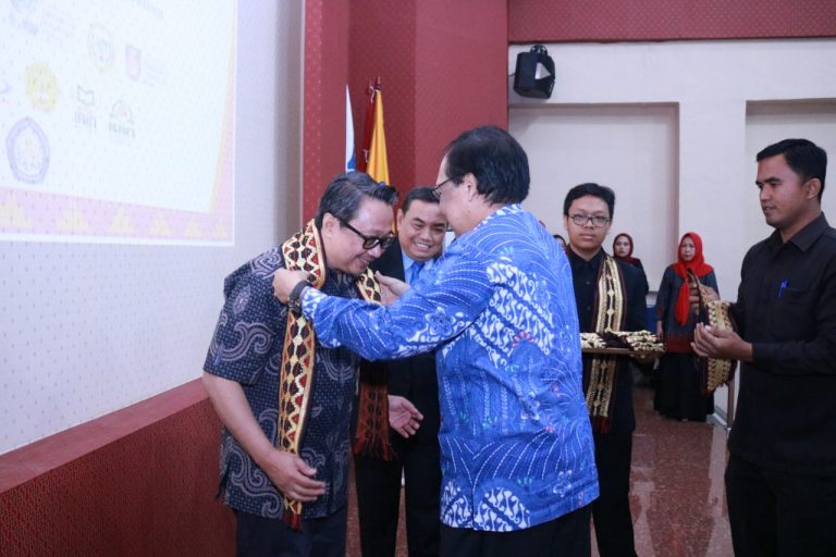 FH Tandatangani MoU Dengan 5 Perguruan Tinggi Luar Negeri