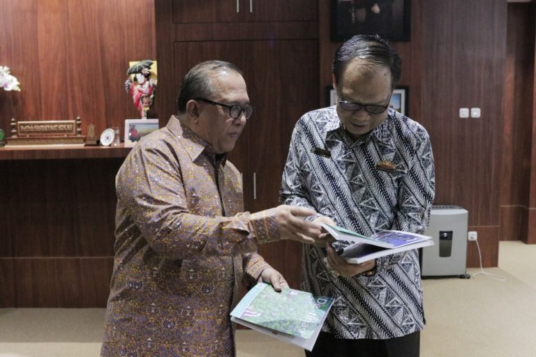 Ketua Halal Lifestyle Center Sambangi Unila