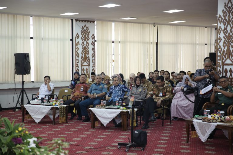 Prof. Karomani Hadiri Gerakan Membaca Nasional