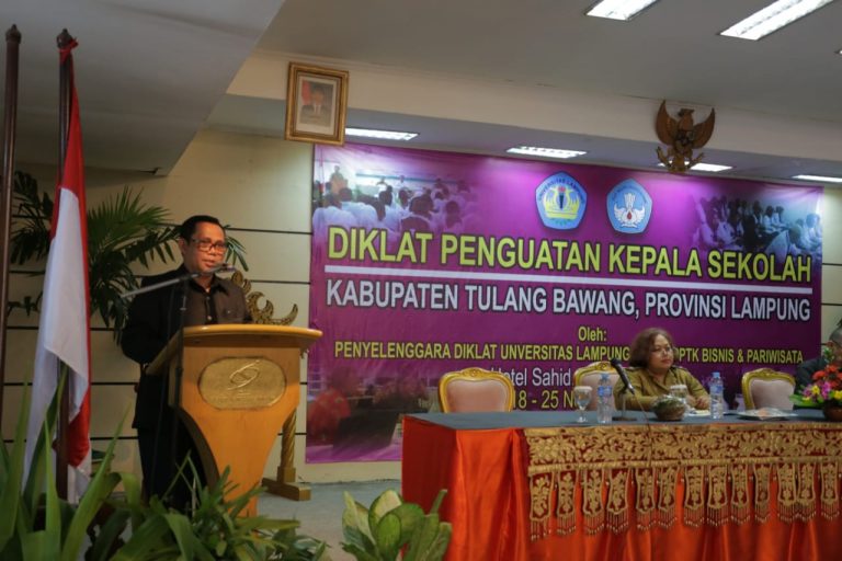 FKIP Tingkatkan Kompetensi Kepsek Lewat Diklat