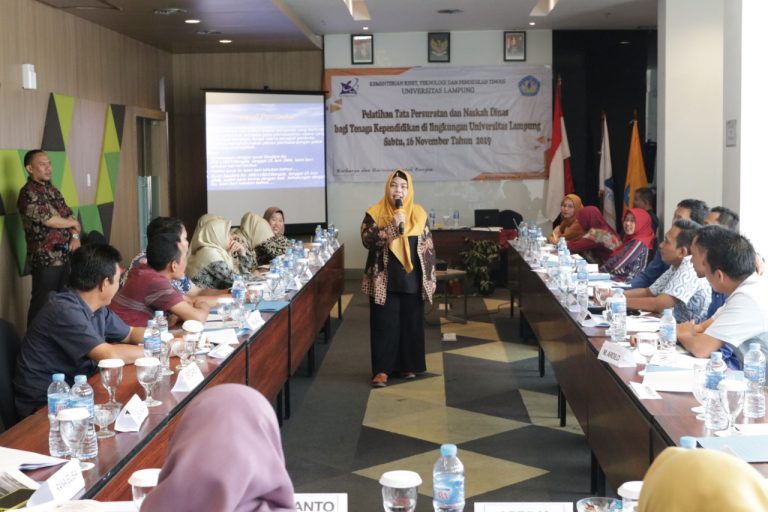 Pelatihan Tata Persuratan Bagi Tenaga Kependidikan