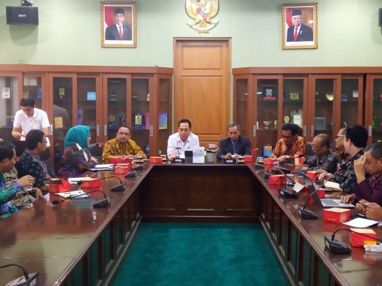 Untirta Kampus Perdana Disambangi Rektor Karomani