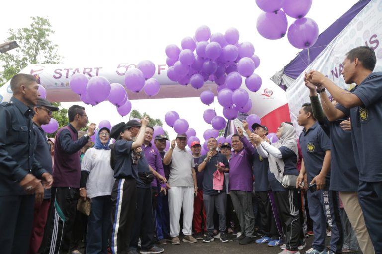 Meriahkan Dies Natalis Ke 52, FKIP Gelar Jalan Sehat