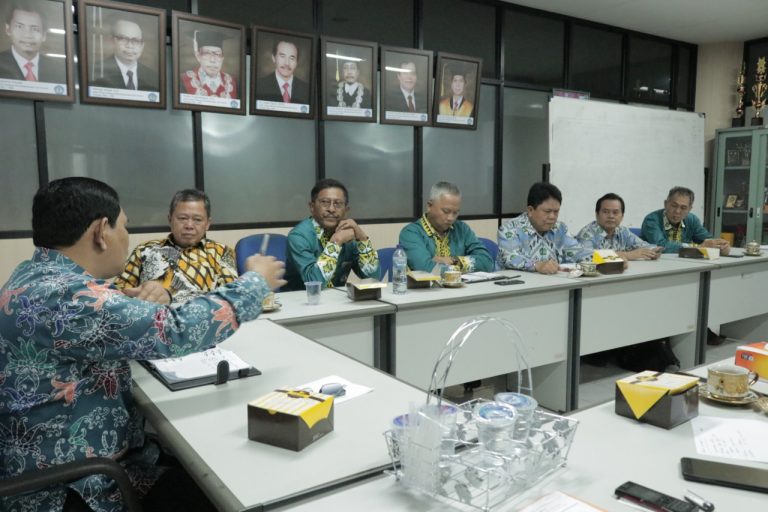 Prof Yulianto Konsolidasikan Seluruh Wadek 3