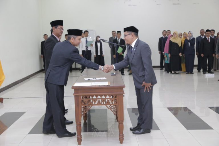 Rektor Lantik 7 Pejabat Baru Unila
