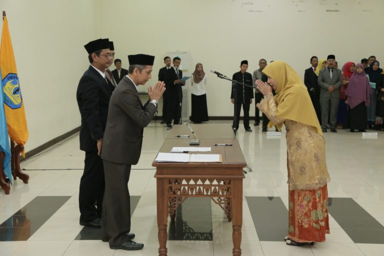 Rektor Lantik 9 Pejabat Baru