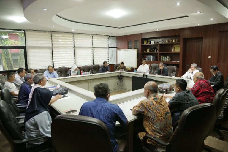 Rektor – Pengurus YP Unila Capai Kesepahaman