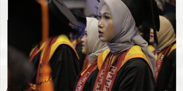 Wisuda (1)