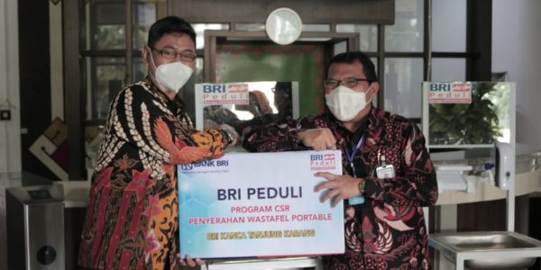 Bantuan Wastafel CSR Bank BRI