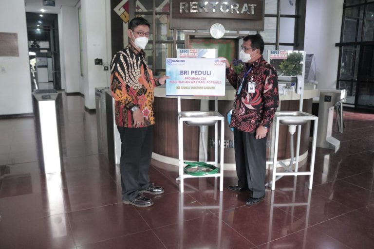 Unila Terima Bantuan Wastafel Portabel dari BRI