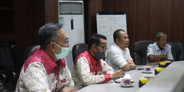 Rektor terima audiensi