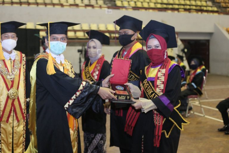Unila Mewisuda 1.591 Mahasiswa Secara Daring