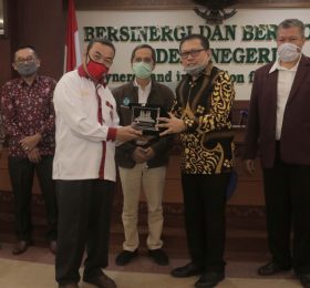 MoU Unila dan Litbang Hukum dan Peradilan MA RI