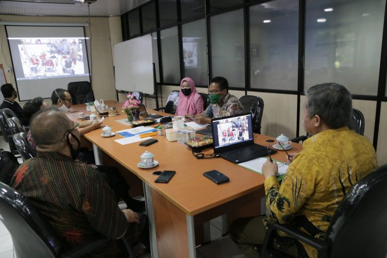 Penandatanganan Nota Kesepahaman Perkuliahan Online dengan Telkomsel