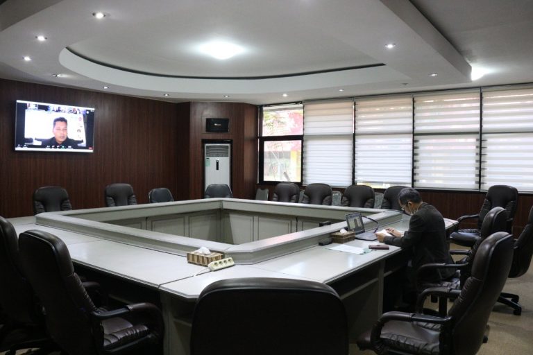 Rektor Apresiasi Margaret J. Kartomi 