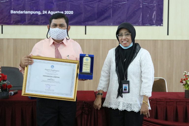 Unila Raih Penghargaan Bahasa Kategori Instansi Pemerintah