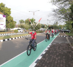Rektor Resmikan Car Free Day dan Jalur Sepeda
